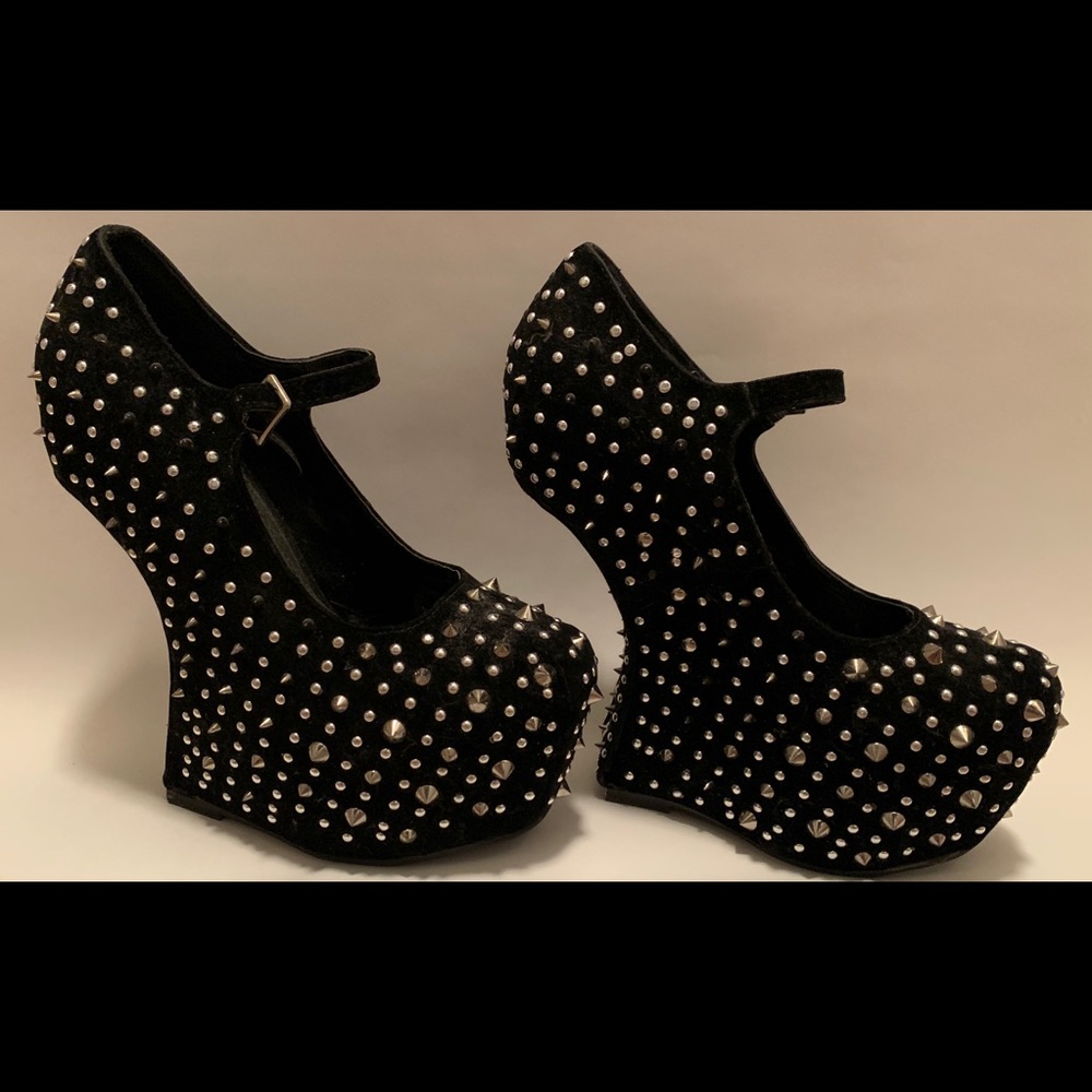 Alba Studded Heelless High Heels
